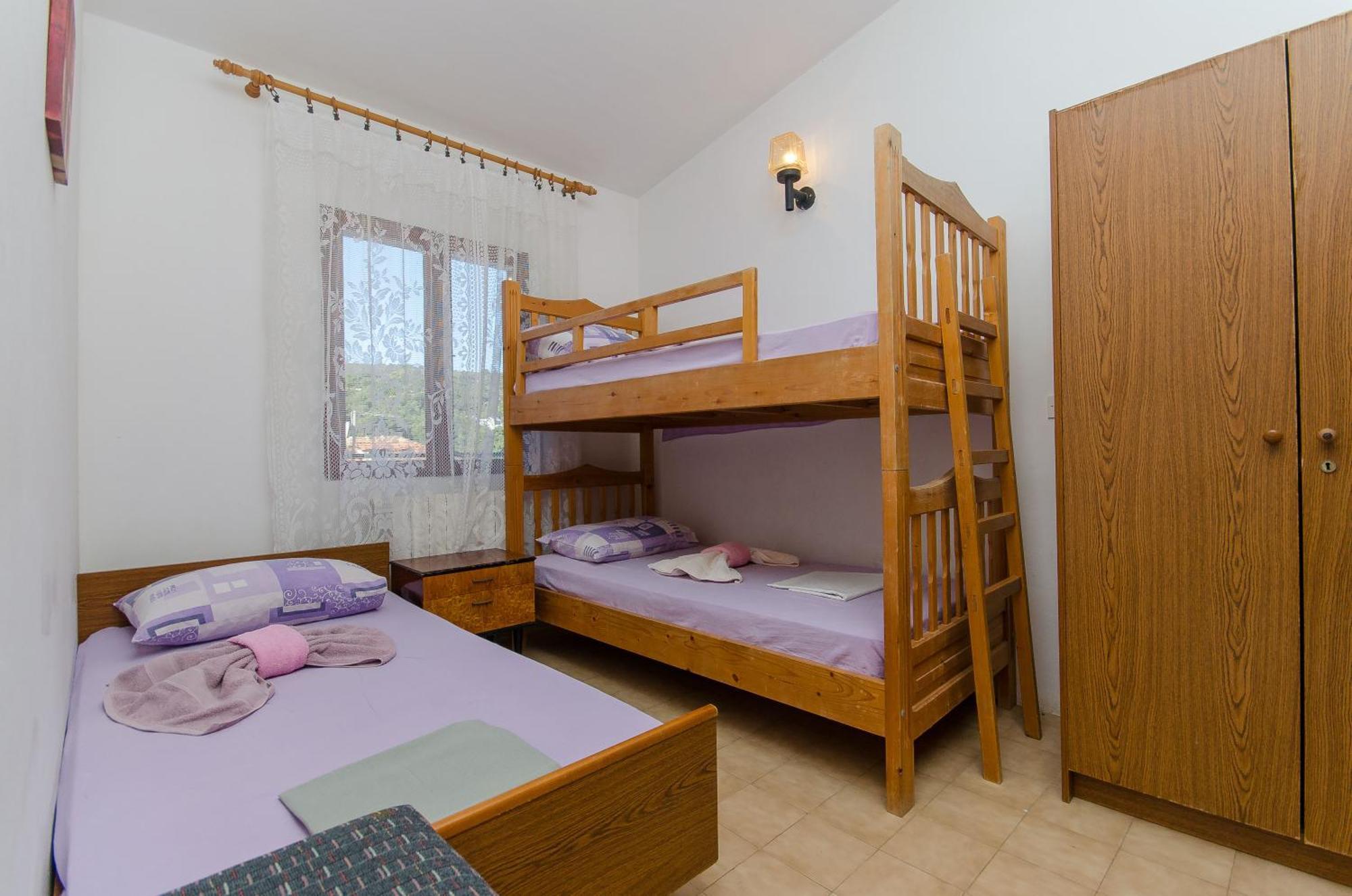 Apartments Lorena Stomorska Bagian luar foto