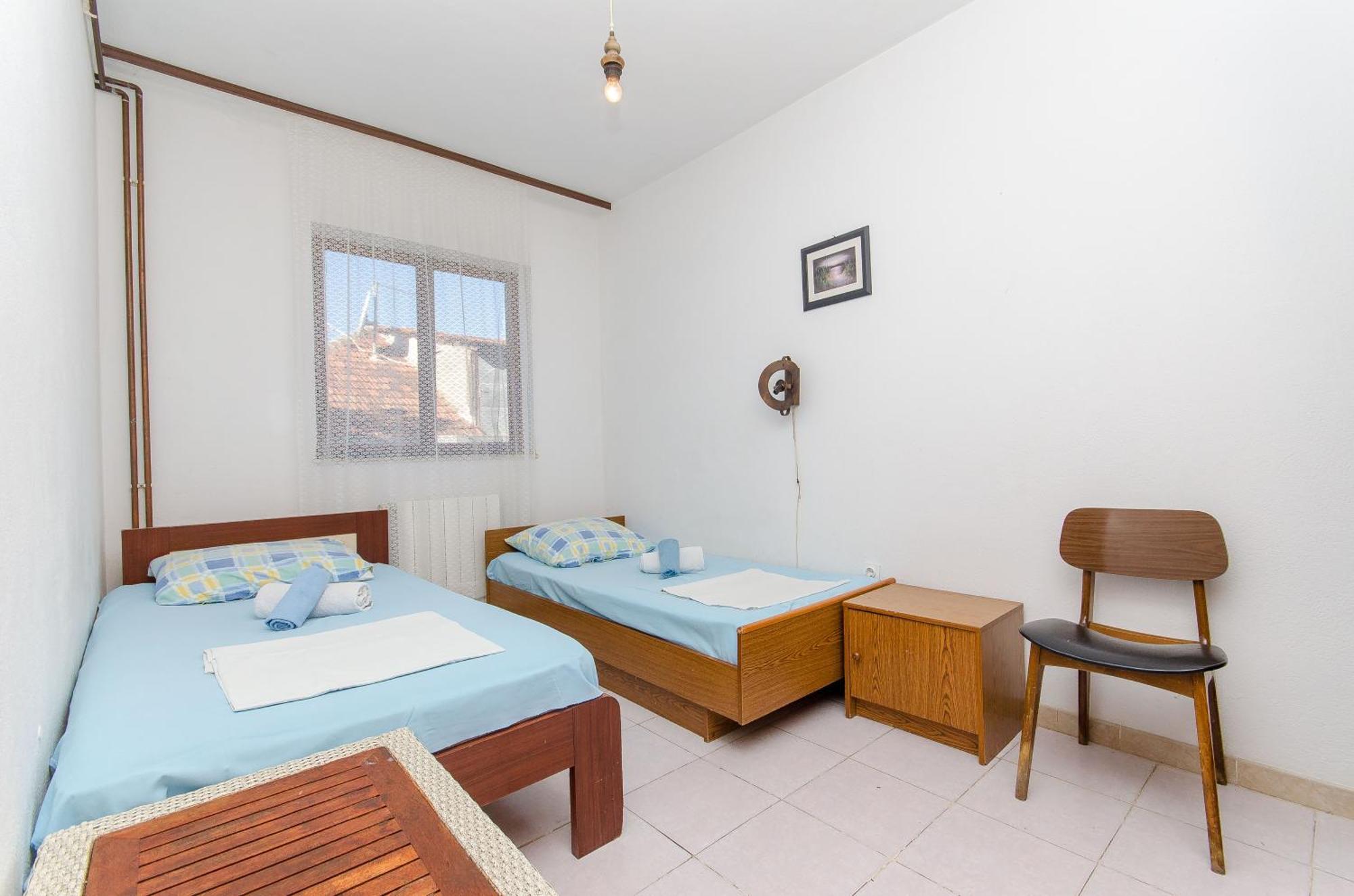 Apartments Lorena Stomorska Bagian luar foto