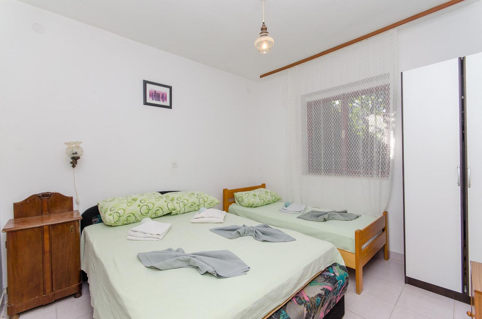 Apartments Lorena Stomorska Ruang foto