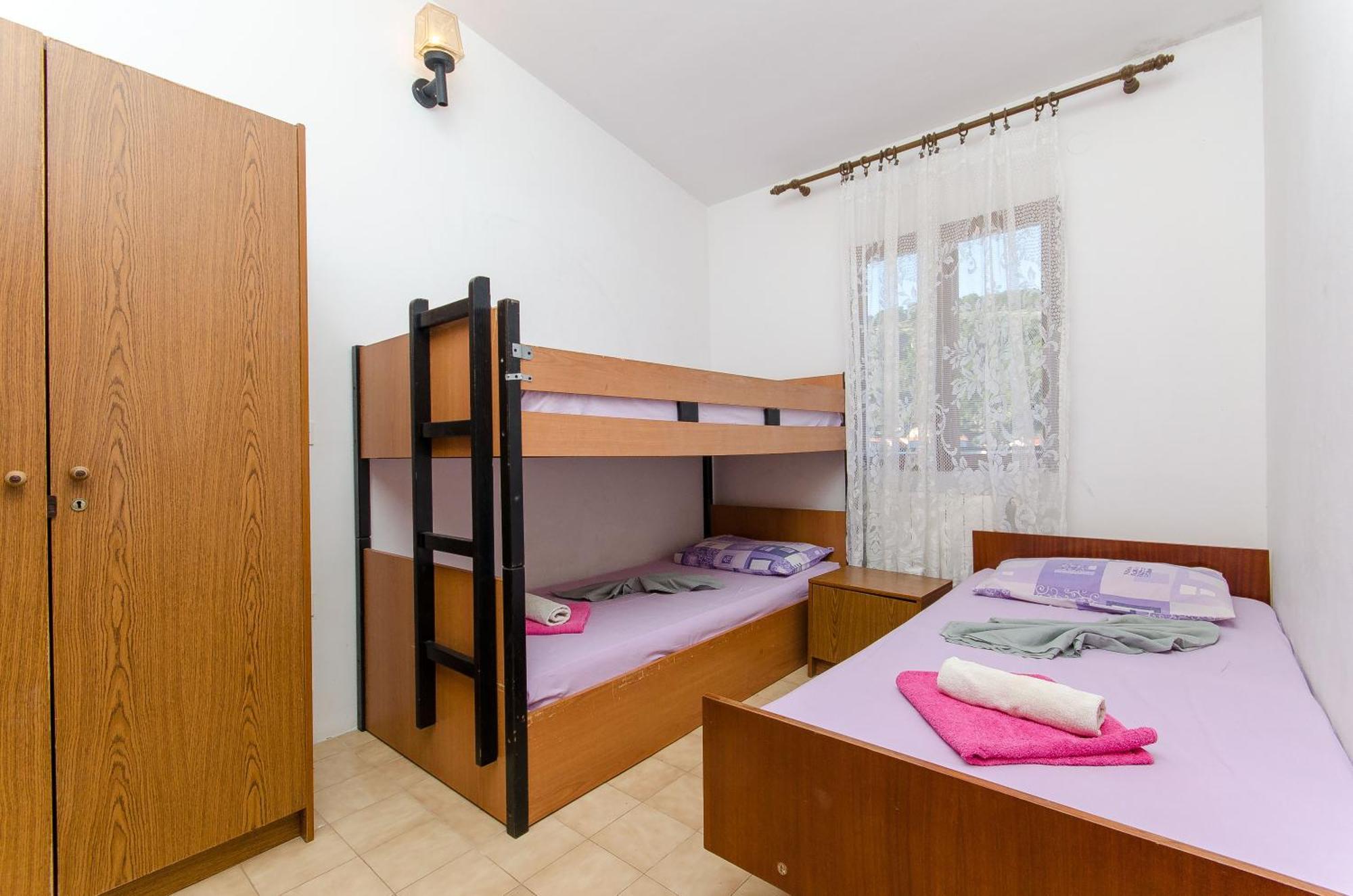 Apartments Lorena Stomorska Ruang foto