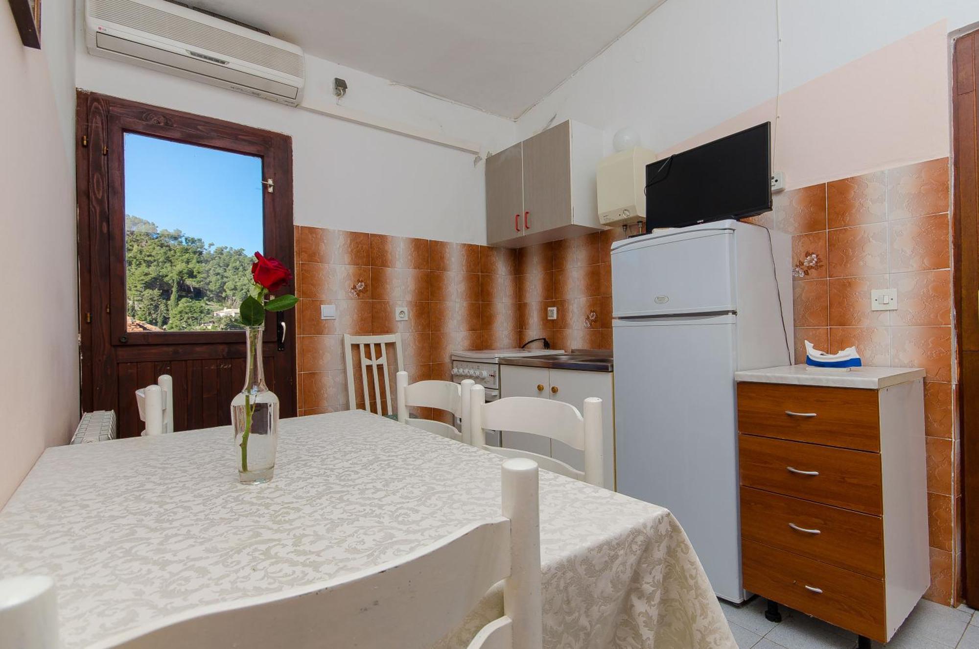 Apartments Lorena Stomorska Ruang foto