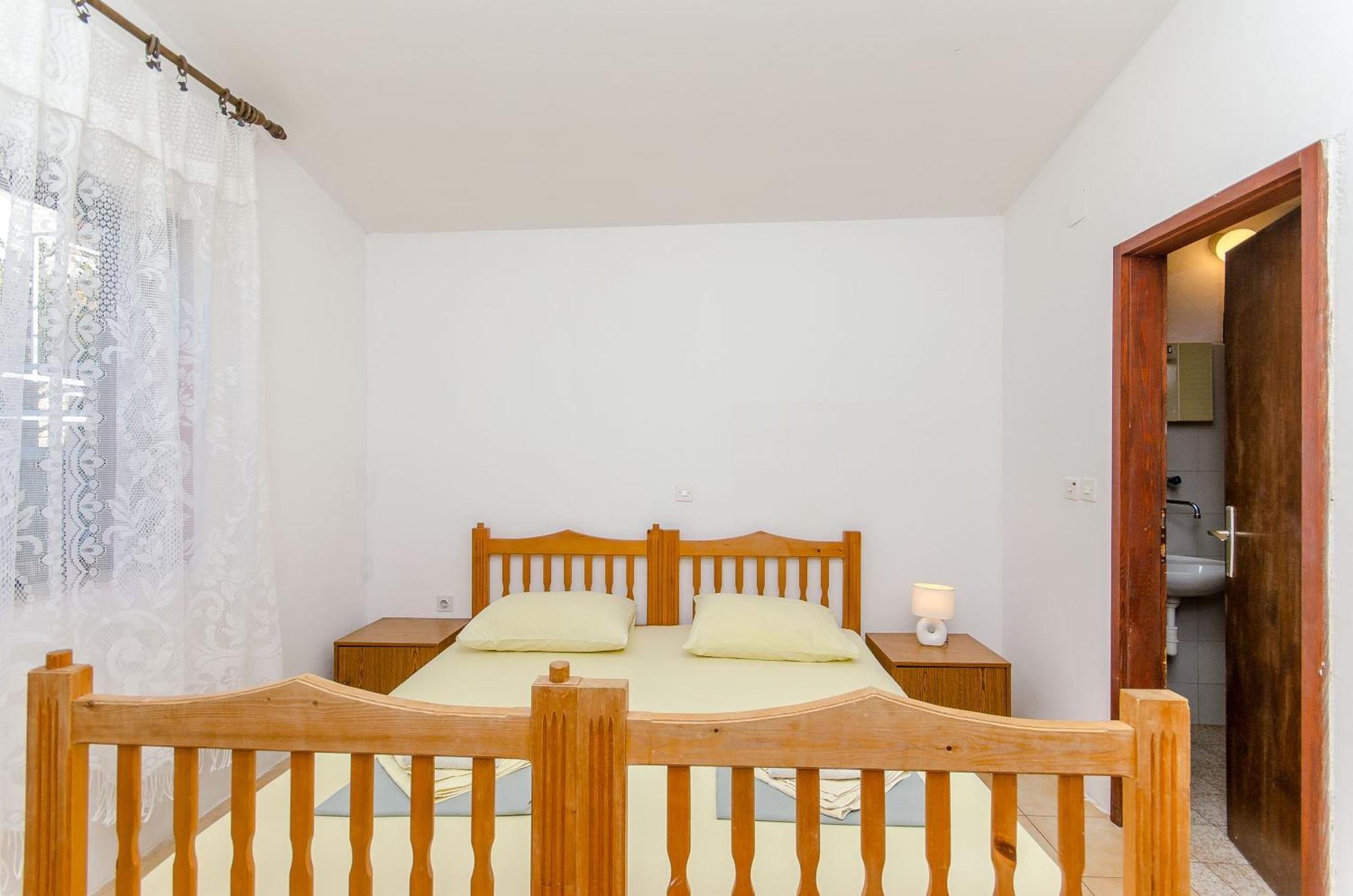 Apartments Lorena Stomorska Bagian luar foto