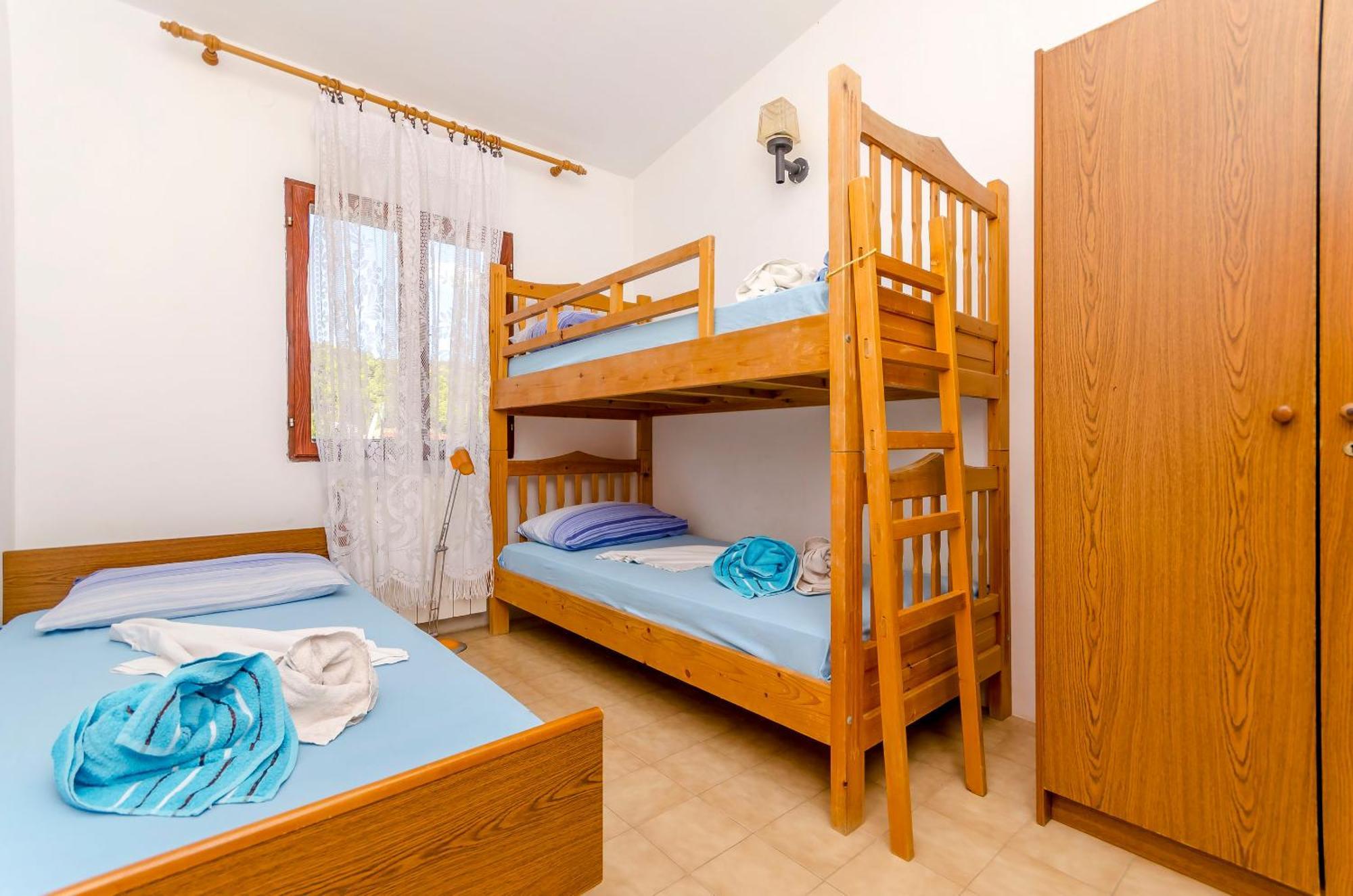 Apartments Lorena Stomorska Ruang foto